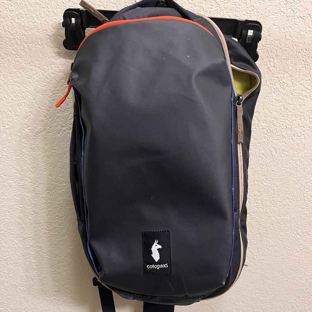 Cotopaxi Chasqui 13L Sling Bag  - Cada Día - Graphite